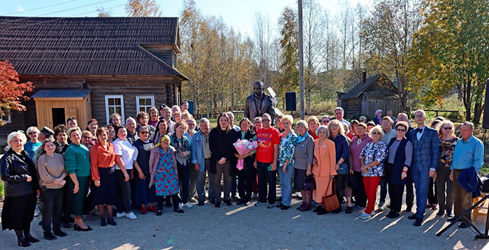 Мемориальная доска в городе Апатиты
