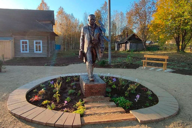 Памятник Николаю Рубцову