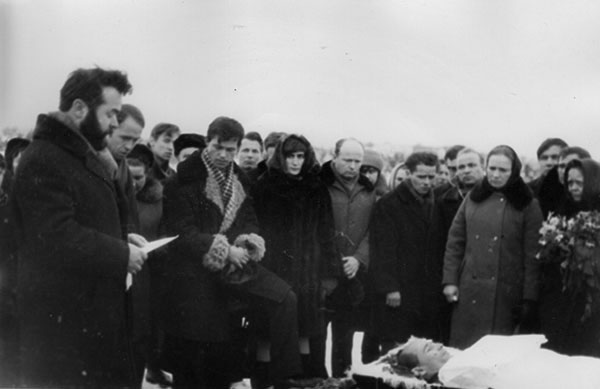На похоронах Н. Рубцова